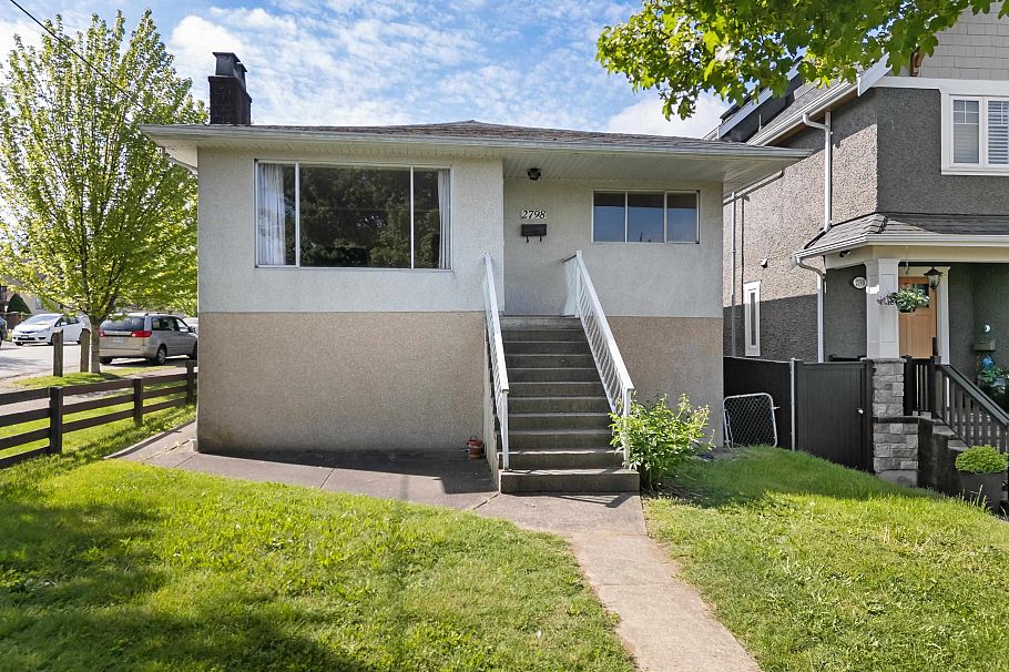 2798 E 24th Avenue Vancouver, BC - 37
