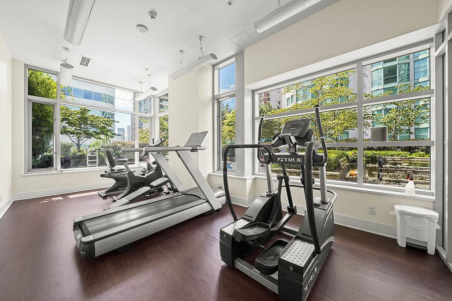 2001 821 Cambie Street Vancouver, BC - 17