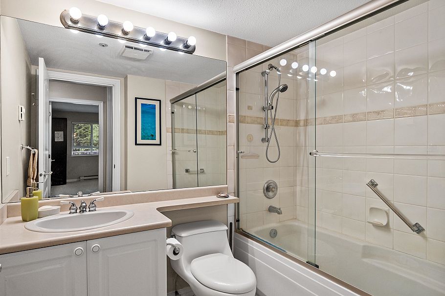 206 1283 Parkgate Avenue North Vancouver, BC - 32