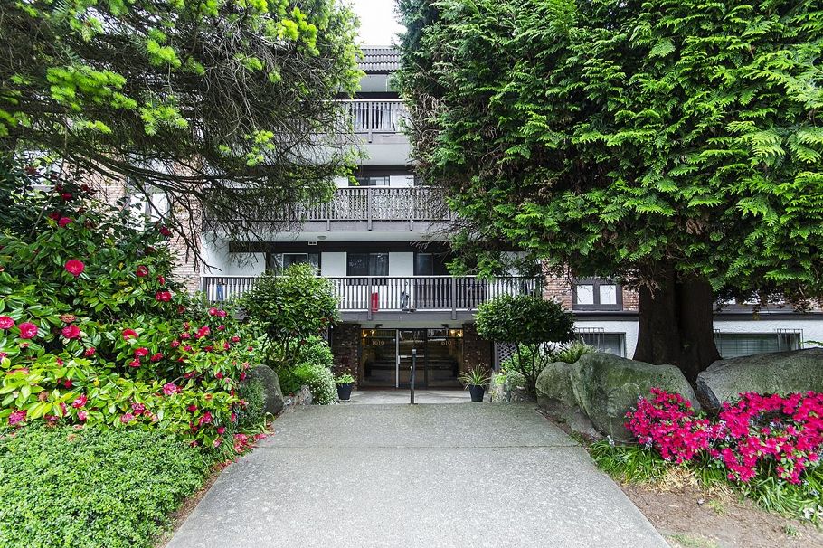303 1610 Chesterfield Avenue North Vancouver, BC - 23