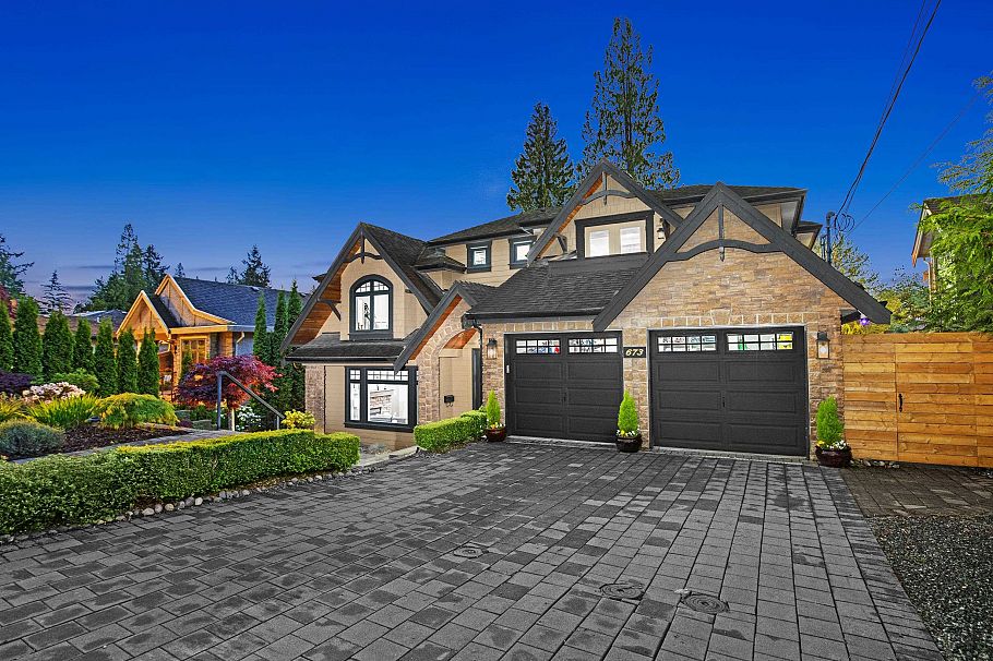 673 Sylvan Avenue North Vancouver, BC - 3
