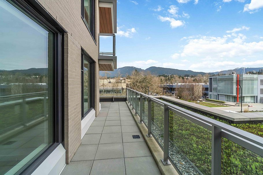 312 755 Harbourside Drive North Vancouver, BC - 12