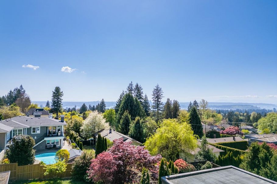 241 W Balmoral Road North Vancouver, BC - 33