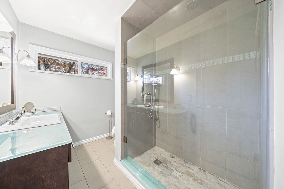 4792 Cedarcrest Avenue North Vancouver, BC - 12