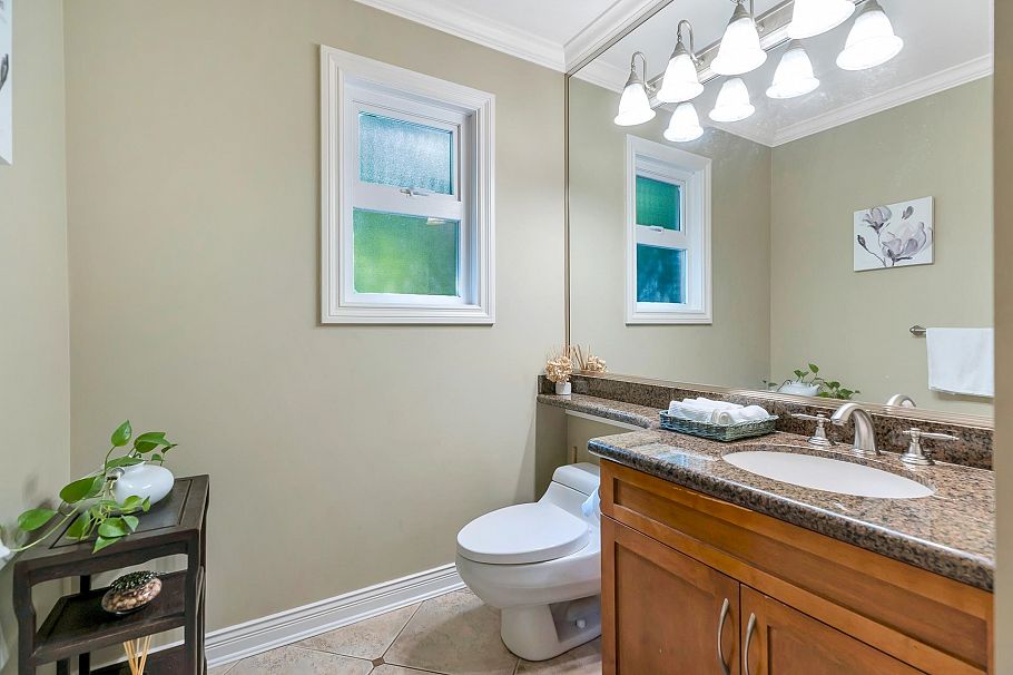 950 Seymour Boulevard North Vancouver, BC - 22