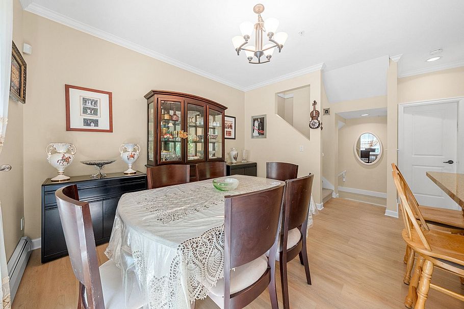15 3150 Sunnyhurst Road North Vancouver, BC - 24