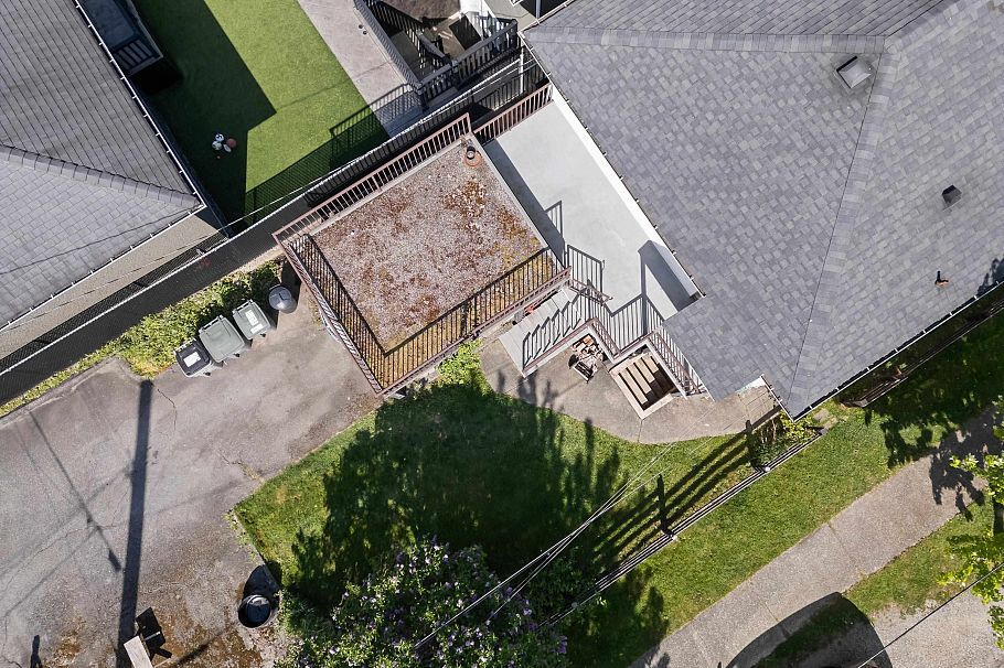 2798 E 24th Avenue Vancouver, BC - 39
