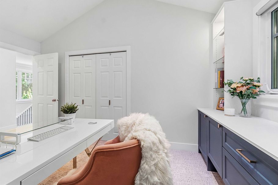 1610 Ross Road North Vancouver, BC - 23