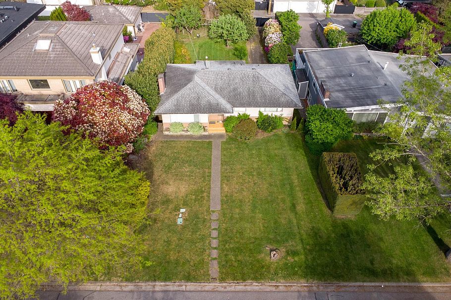 6836 Fremlin Street Vancouver, BC - 2