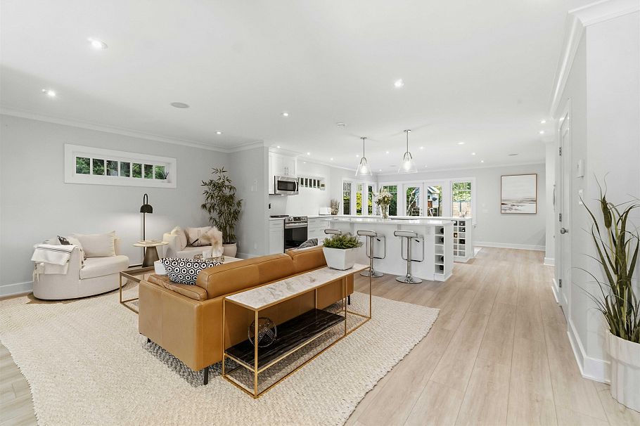 1610 Ross Road North Vancouver, BC - 14