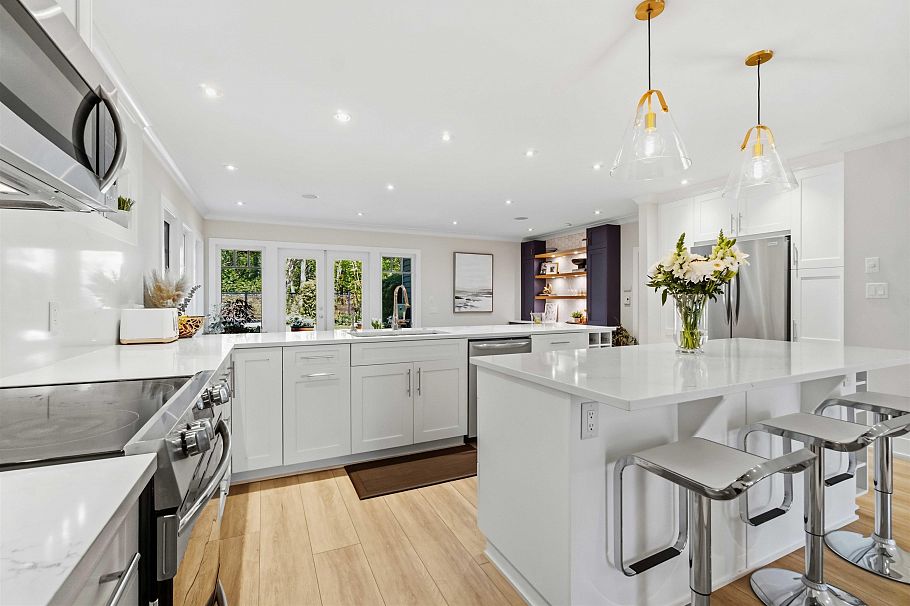 1610 Ross Road North Vancouver, BC - 10