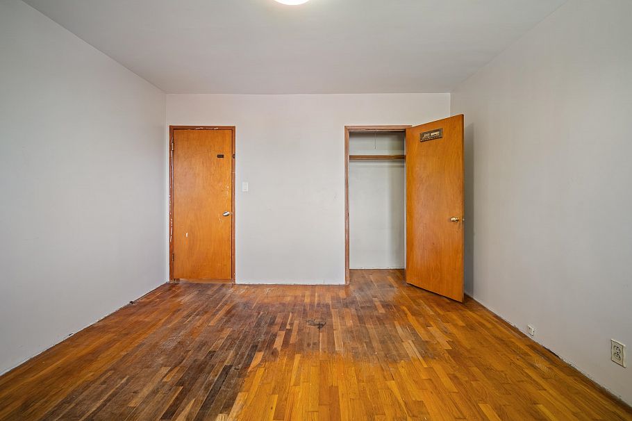 2798 E 24th Avenue Vancouver, BC - 25