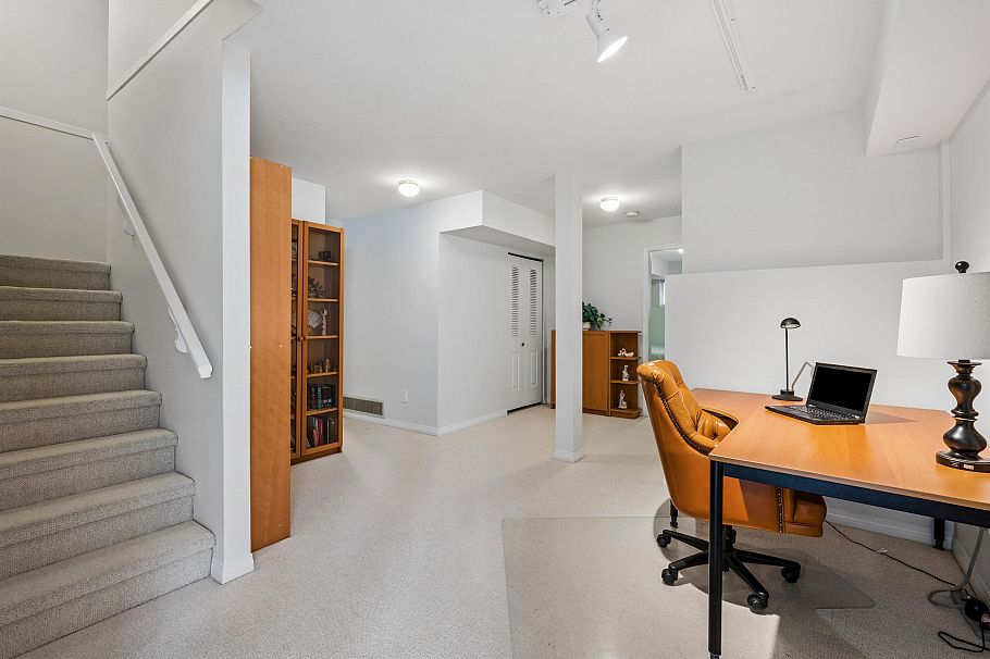 3253 Kerrstead Place North Vancouver, BC - 16