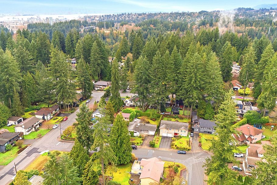 2522 Bronte Drive North Vancouver, BC - 26