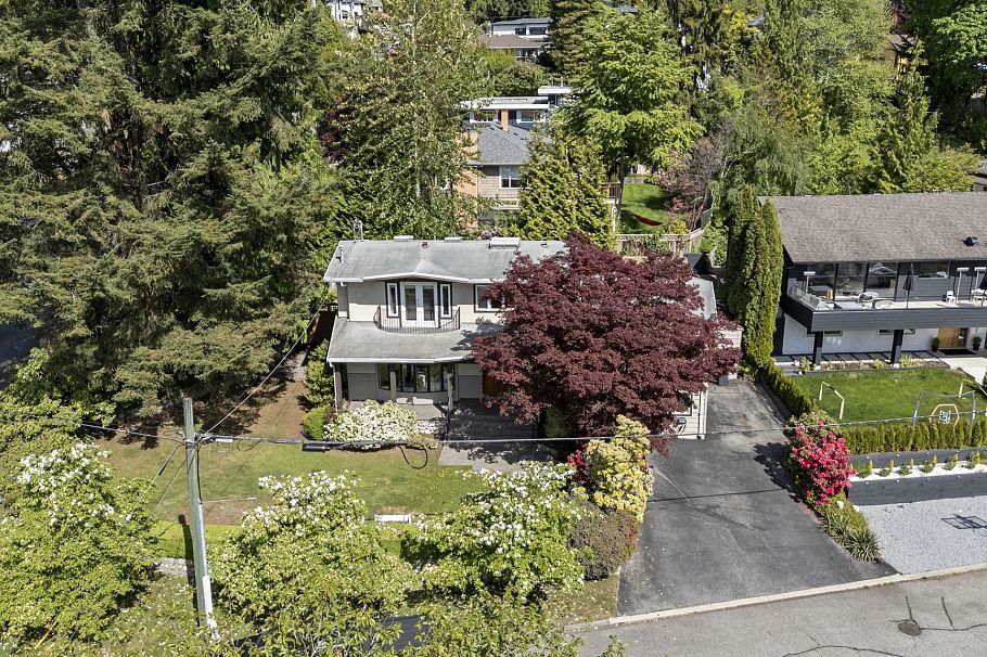 4792 Cedarcrest Avenue North Vancouver, BC - 30
