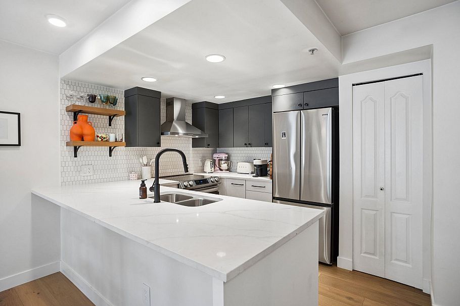 15 3036 W 4th Avenue Vancouver, BC - 12