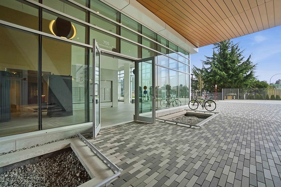312 755 Harbourside Drive North Vancouver, BC - 25