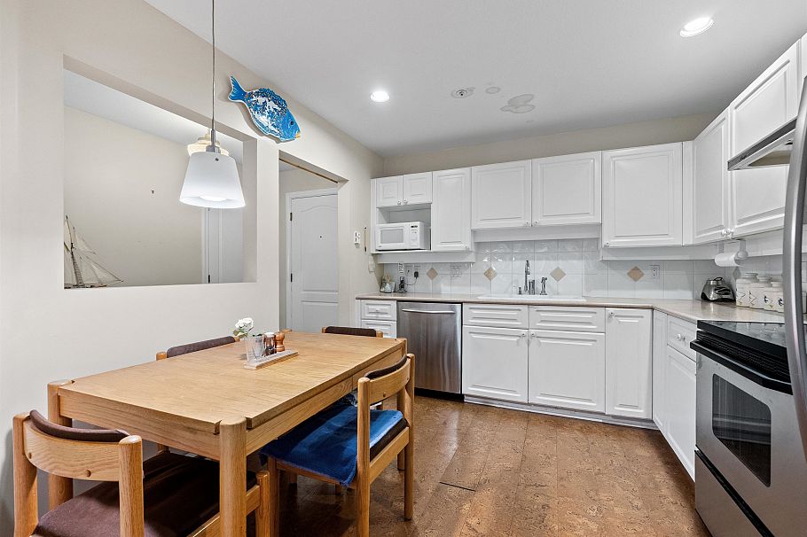 206 1283 Parkgate Avenue North Vancouver, BC - 13