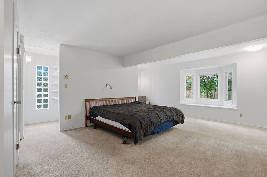 909 Seymour Boulevard North Vancouver, BC - 27