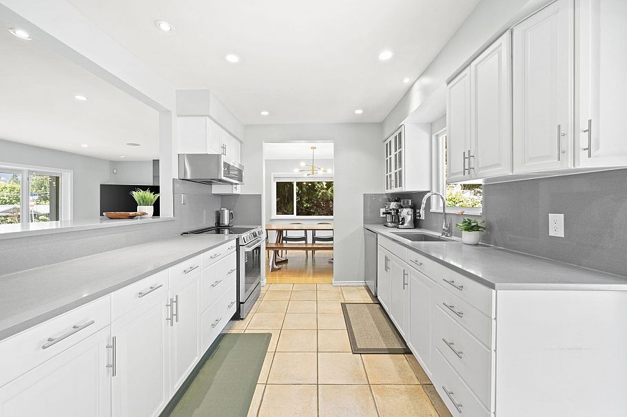 4792 Cedarcrest Avenue North Vancouver, BC - 8