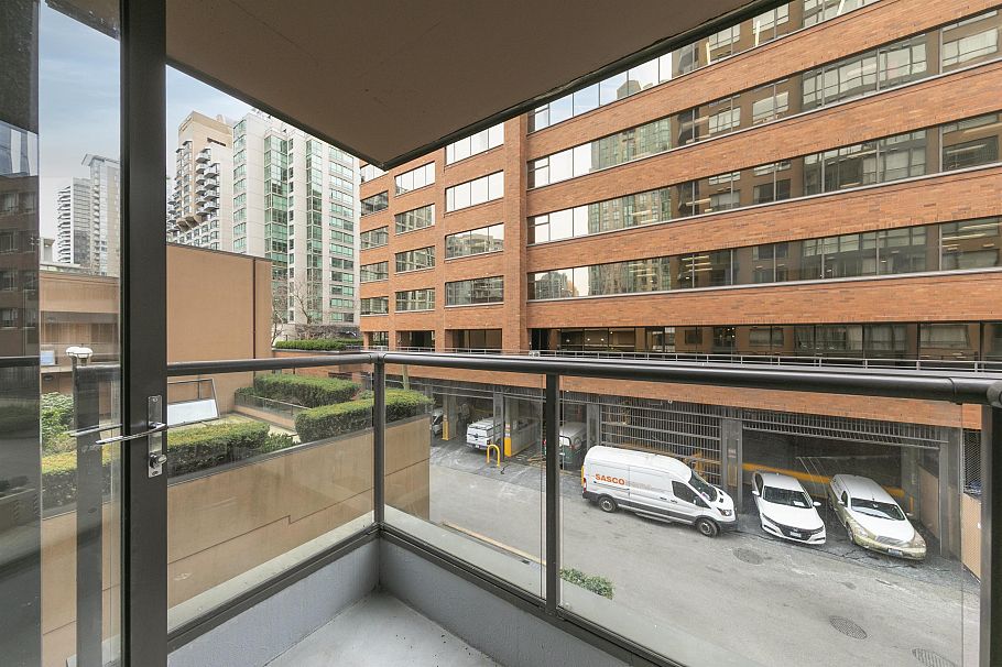 309 1189 Howe Street Vancouver, BC - 18