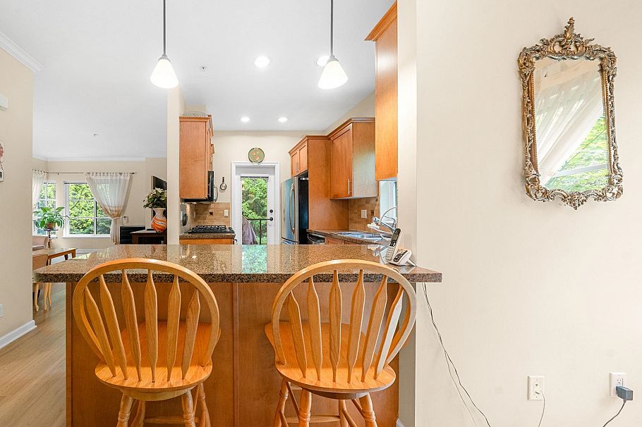 15 3150 Sunnyhurst Road North Vancouver, BC - 14