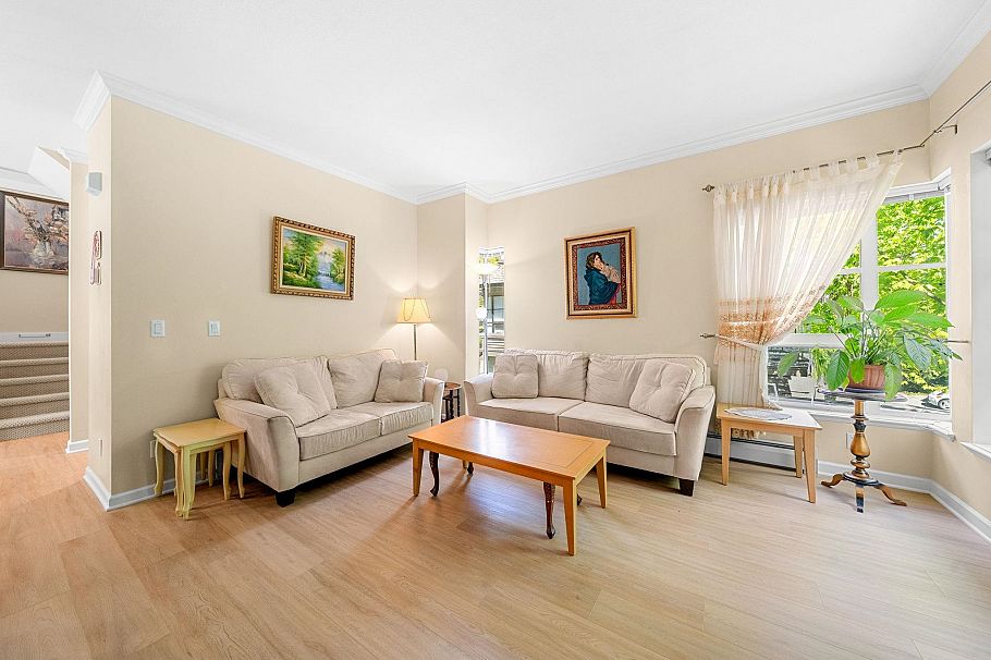 15 3150 Sunnyhurst Road North Vancouver, BC - 8