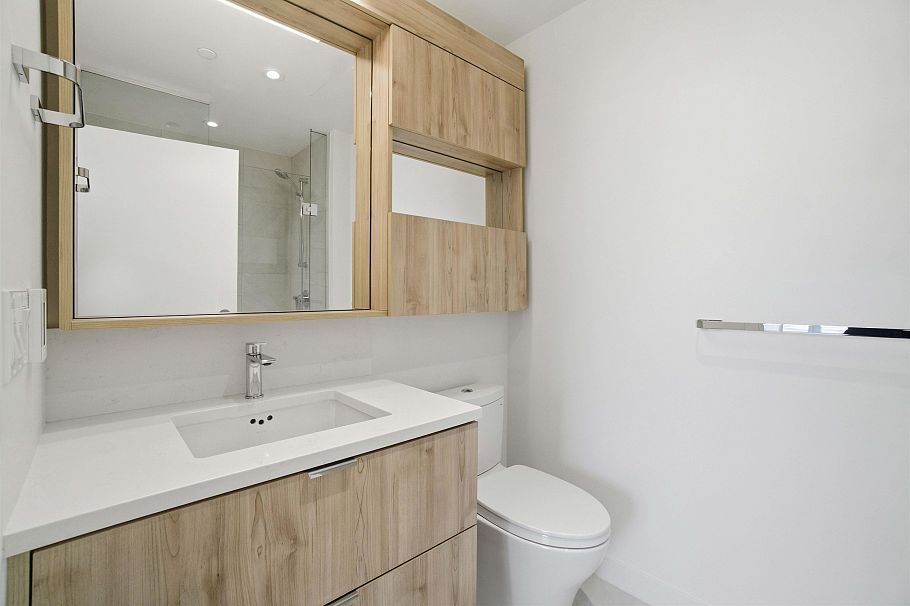 312 755 Harbourside Drive North Vancouver, BC - 9