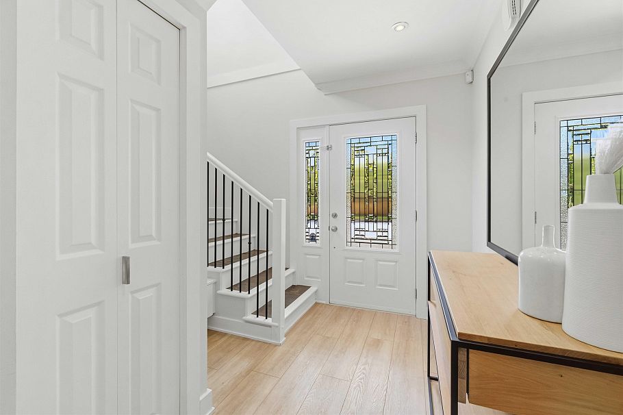1610 Ross Road North Vancouver, BC - 15