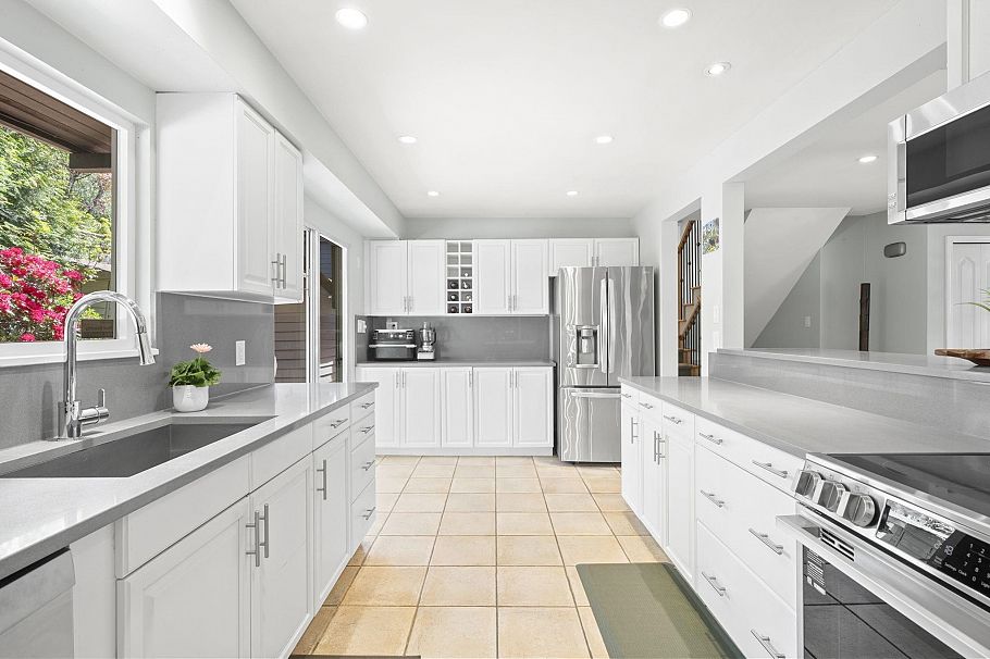 4792 Cedarcrest Avenue North Vancouver, BC - 4