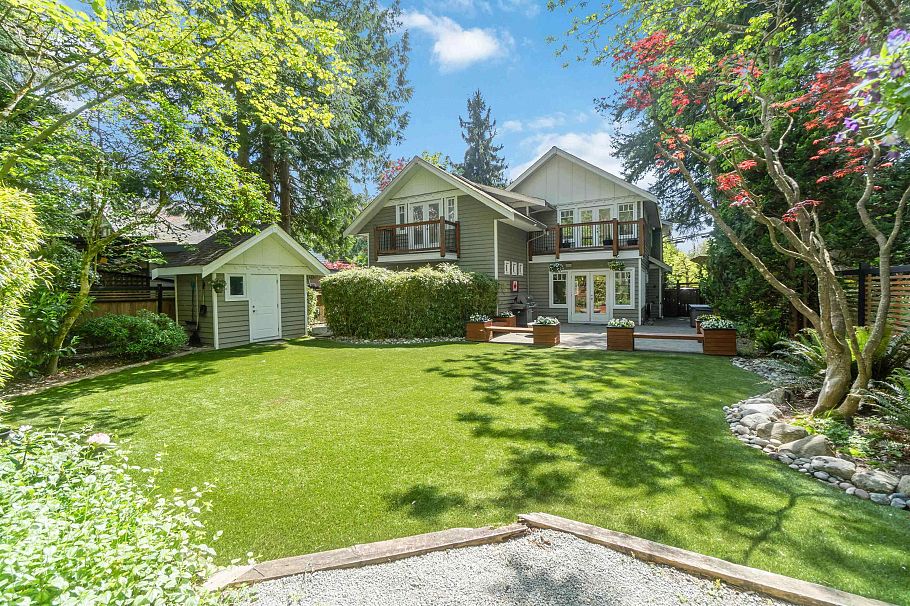 1610 Ross Road North Vancouver, BC - 33
