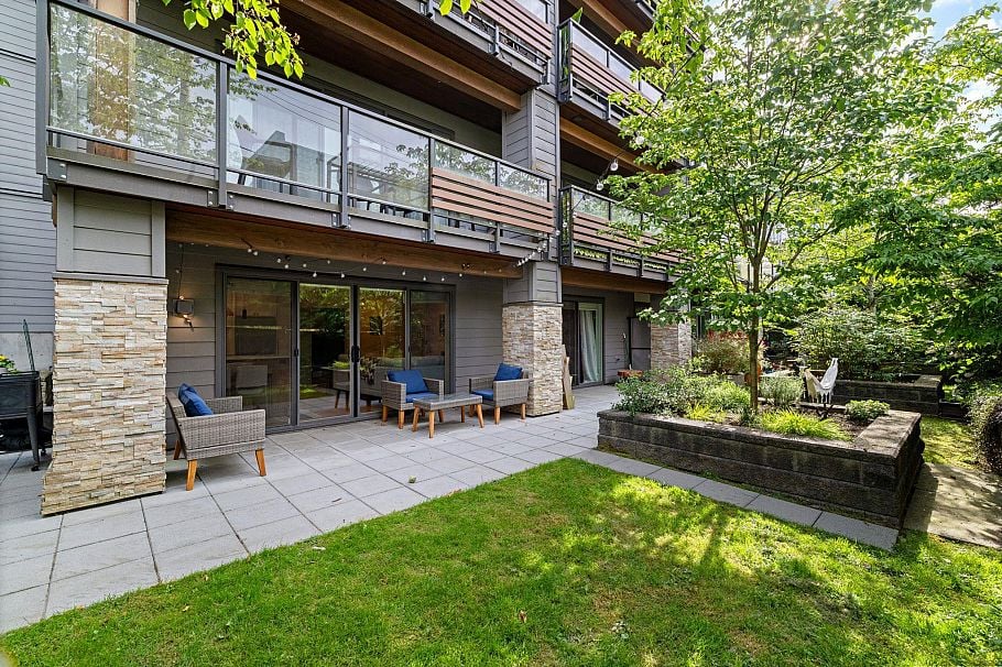 102 1661 E 2nd Avenue Vancouver, BC - 1