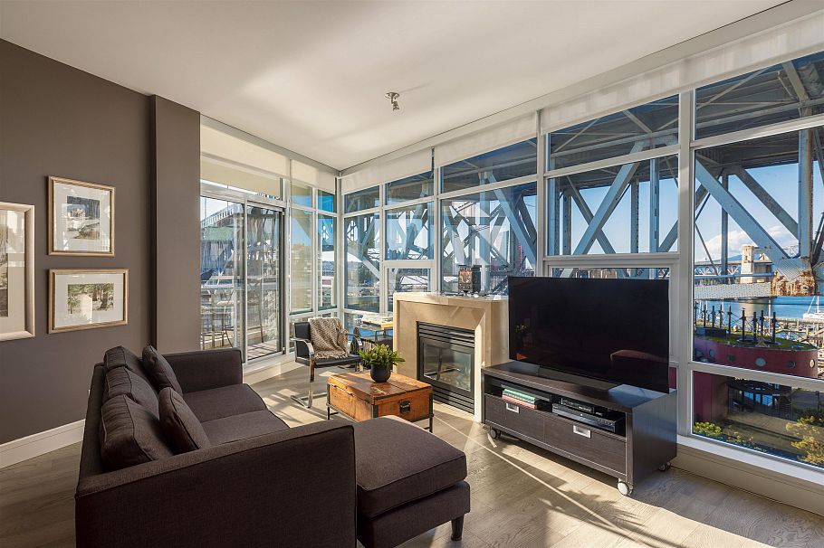 805 628 Kinghorne Mews Vancouver, BC - 2