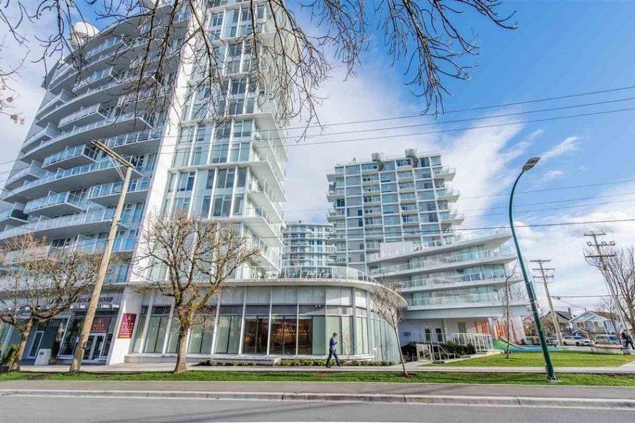 806 2221 E 30th Avenue Vancouver, BC - 1
