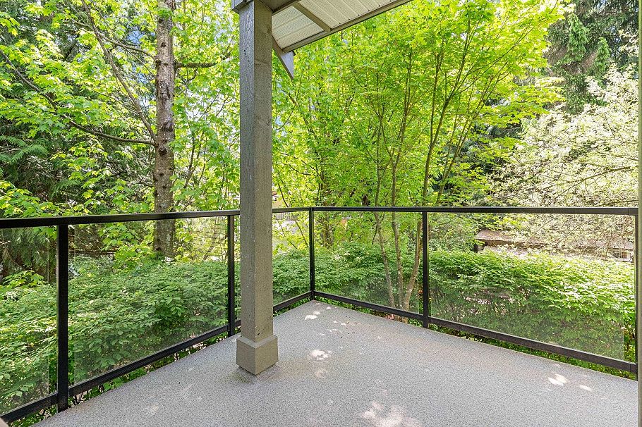 15 3150 Sunnyhurst Road North Vancouver, BC - 36