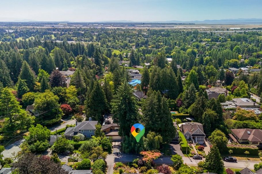 3060 W 45th Avenue Vancouver, BC - 1