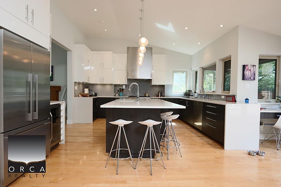 3685 SUNNYCREST DRIVE, North Vancouver BC V7R 3C5 North Vancouver, BC - 2