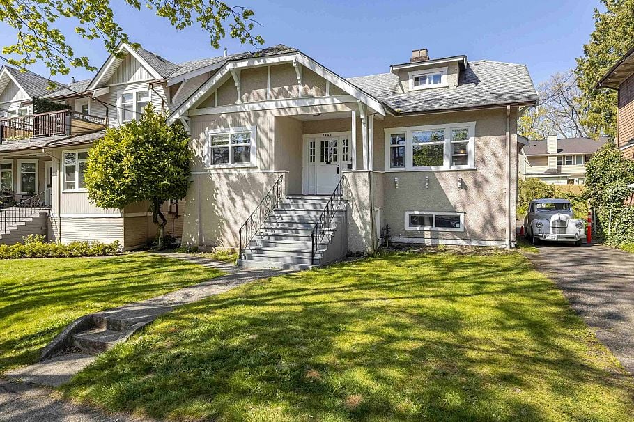 2325 W 8th Avenue Vancouver, BC - 1