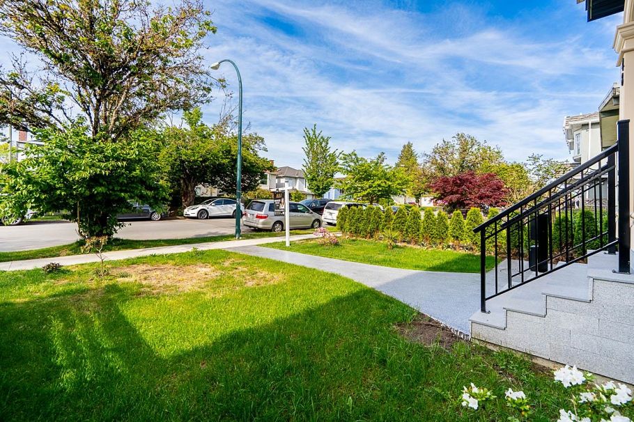 48 E 57th Avenue Vancouver, BC - 34