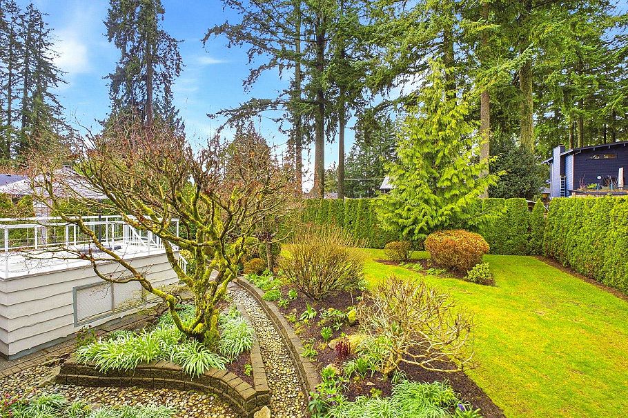 2522 Bronte Drive North Vancouver, BC - 24
