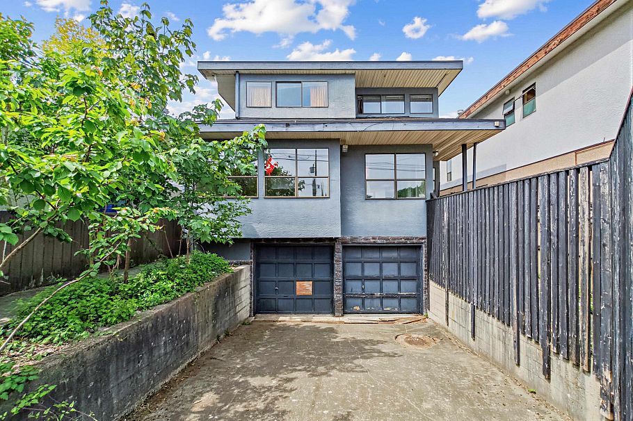 3628 Dunbar Street Vancouver, BC - 1