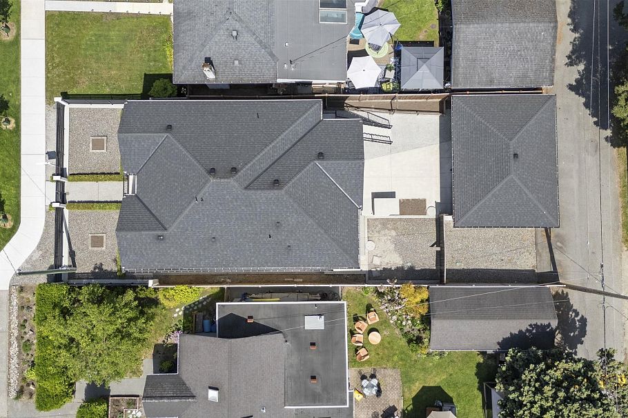 1720 Sutherland Avenue North Vancouver, BC - 32