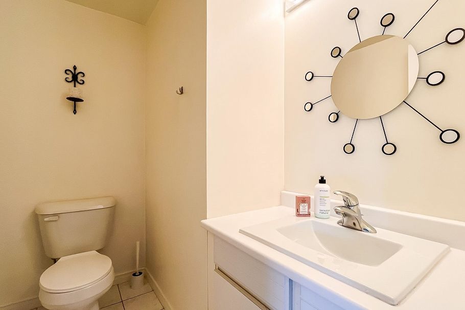 985 Old Lillooet Road North Vancouver, BC - 21