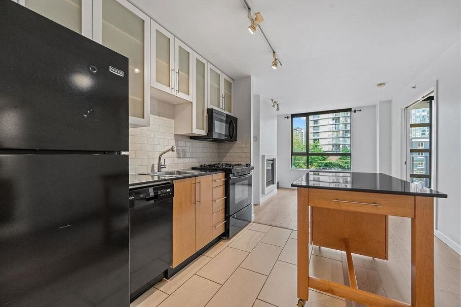 509 1225 Richards Street Vancouver, BC - 26