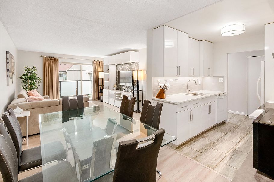 324 4373 Halifax Street Burnaby, BC - 3