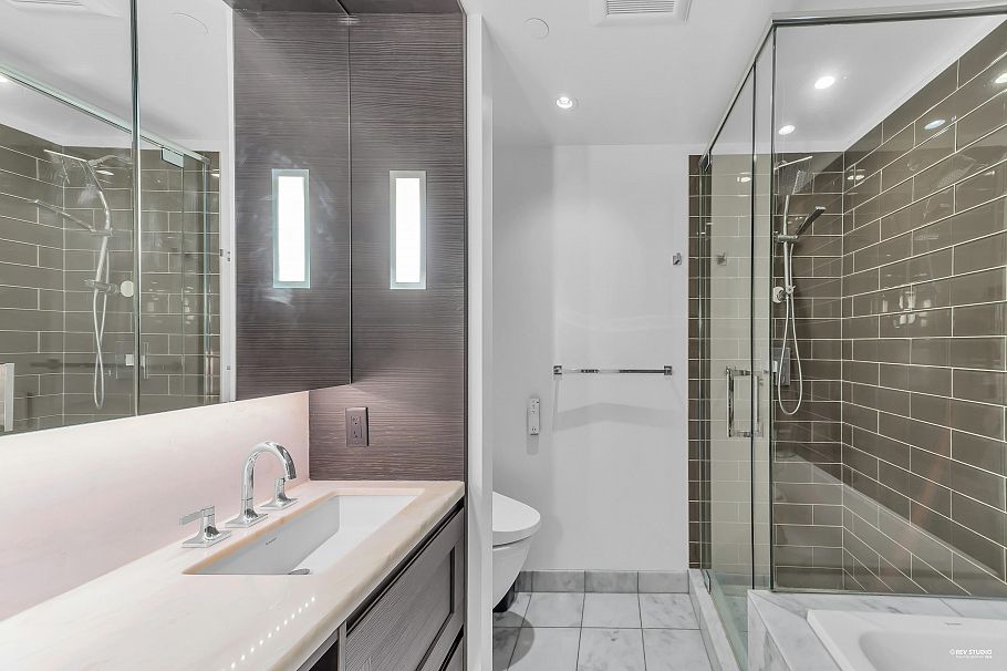 709 3355 Binning Road Vancouver, BC - 14
