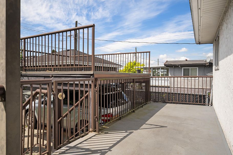 2798 E 24th Avenue Vancouver, BC - 33