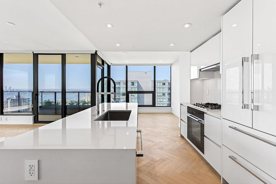 1203 135 E 13th Street North Vancouver, BC - 21
