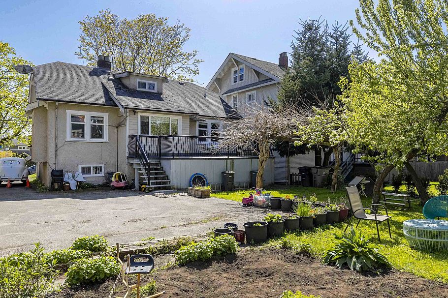 2325 W 8th Avenue Vancouver, BC - 7