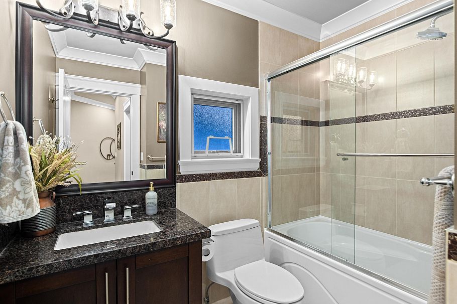 673 Sylvan Avenue North Vancouver, BC - 25